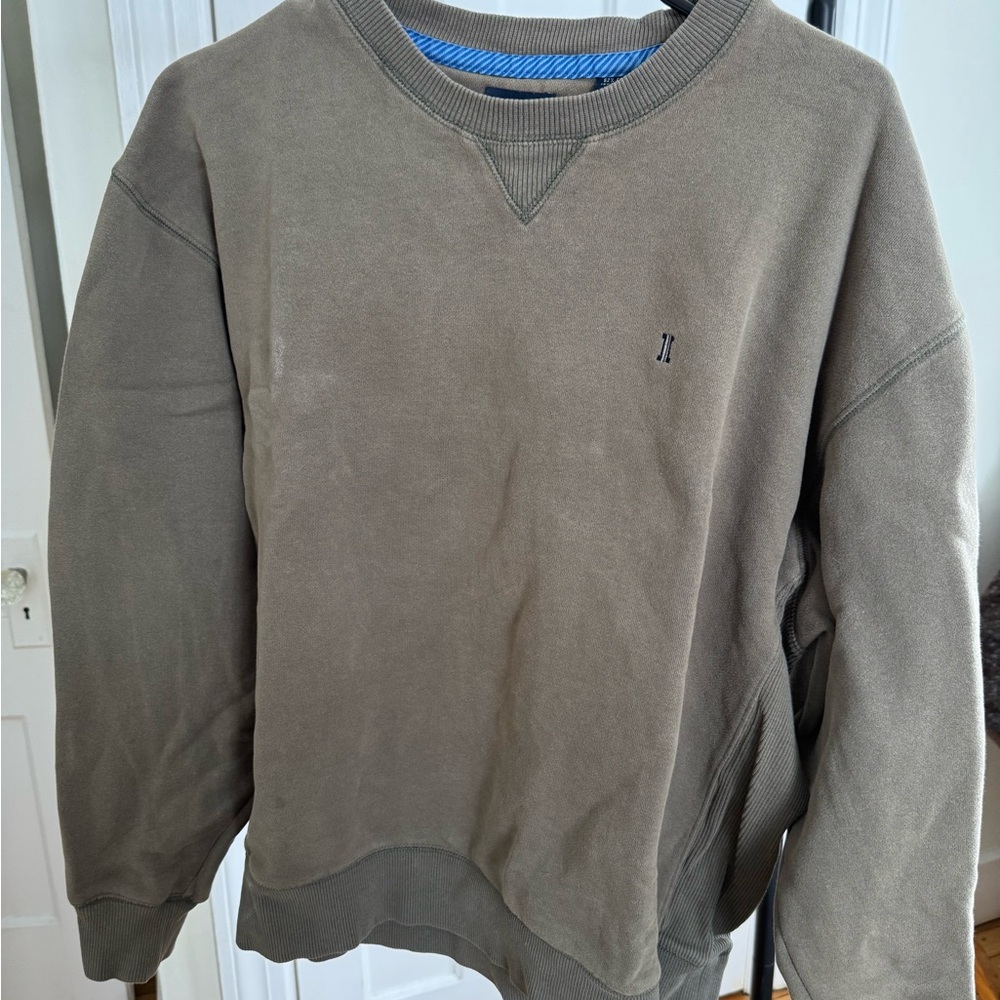 Soft Green Crewneck Sweater with Ribbed Collar
